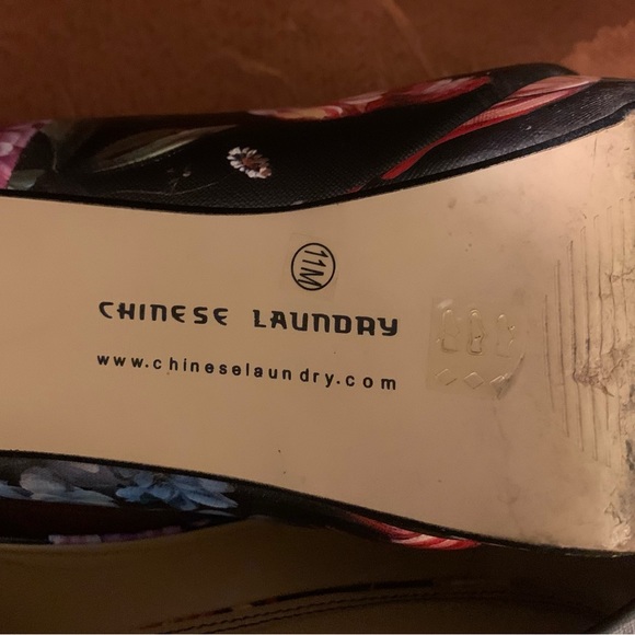 Shoes - Picture 2 of 6